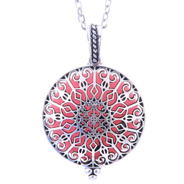 Choose Aromatherapy Necklace Vintage Flower Butterfly Essential Oil Diffuser Necklace Perfume Lockets Pendants