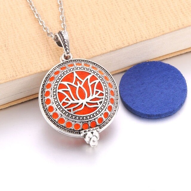 Choose Aromatherapy Necklace Vintage Flower Butterfly Essential Oil Diffuser Necklace Perfume Lockets Pendants