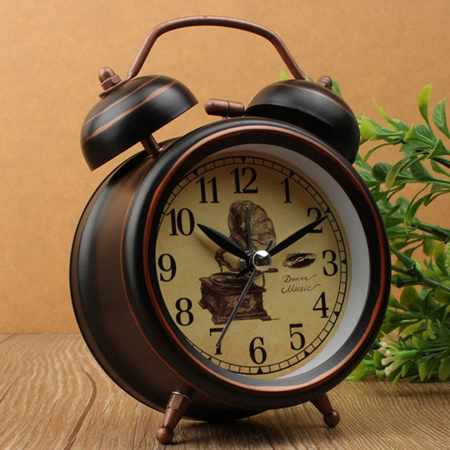 Vintage Night Light Alarm Clock European Retro Metal Alarm Clock Bedside Mute Needle Table Clock Gets bed Ringing Bell